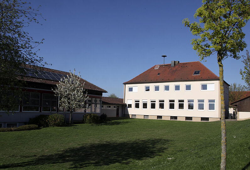 Schulhaus Zweiflingen Abbildung Rückseite Schulhaus Zweiflingen